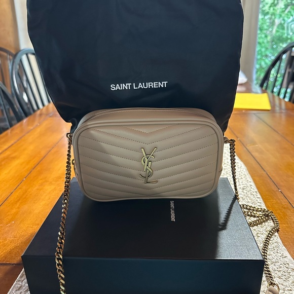 Brand new Saint Laurent. Never worn. Box and bag - Picture 8 of 9